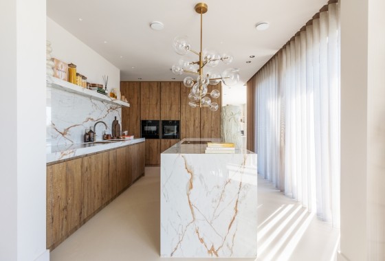 Een perfecte balans tussen rustiek hout en luxe natuursteen - DecoLegno