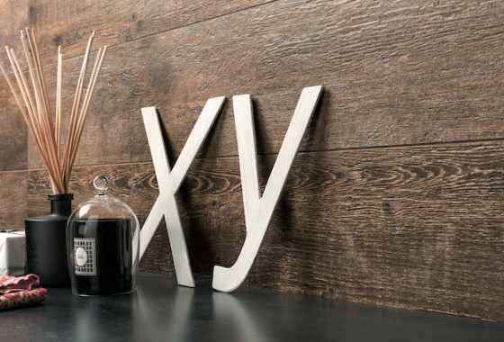 Met de charme van hout - vtwonen tegels by Douglas & Jones