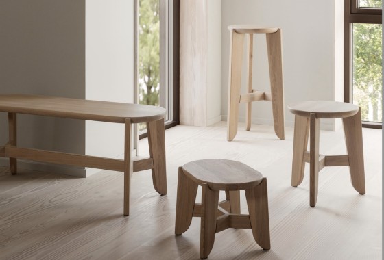 Robuuste eikenhouten krukjes serie - Bath &amp; Living