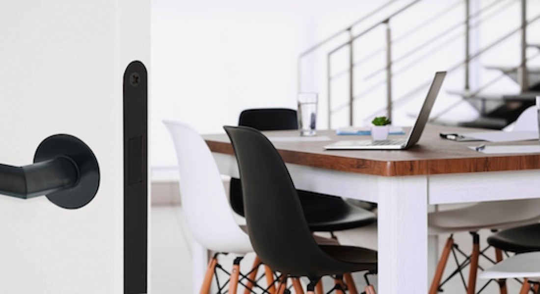 Onzichtbare sloten en scharnieren