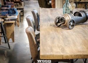 Robuust oud eikenhouten eettafel | Woodindustries - Woodindustries