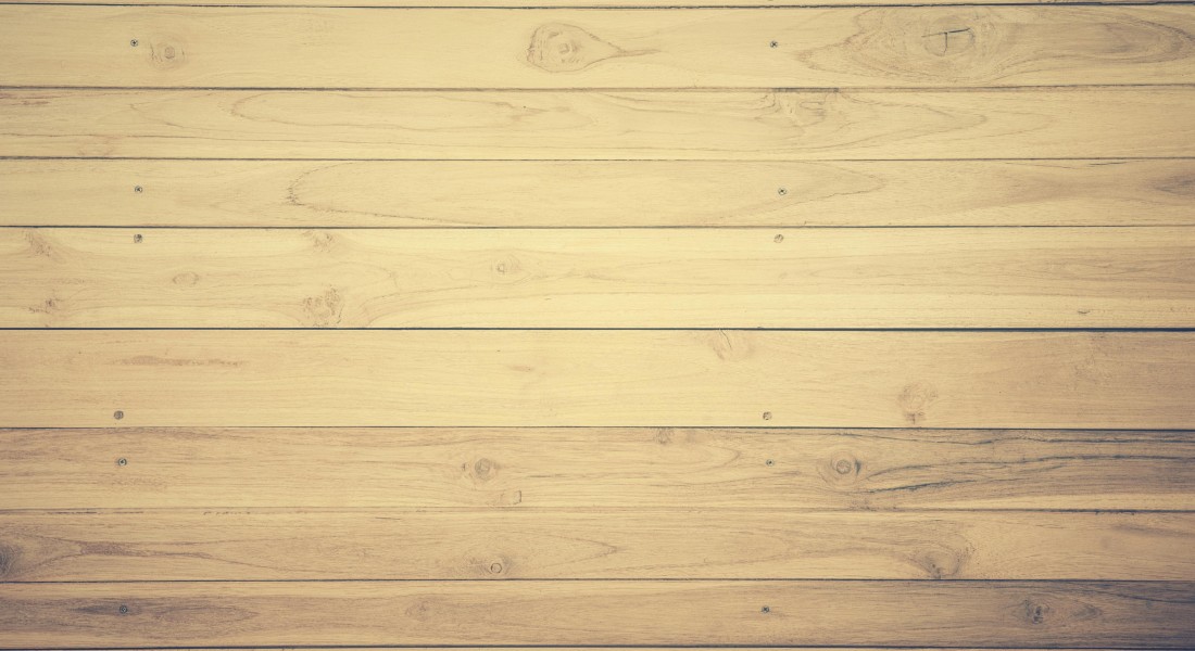 Douglas planken combineren met planten: hoe hout en groen elkaar versterken