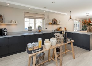 Binnenkijken in een keuken met lef én warmte - 