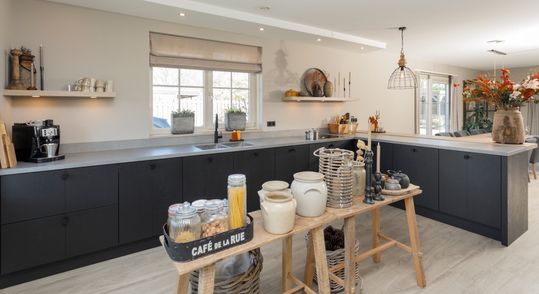 Binnenkijken in een keuken met lef én warmte