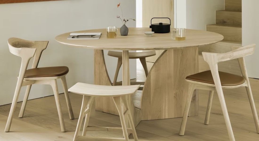 Natuurlijk wonen: de elegantie van Ethnicraft ontmoet het speelse van Kave Home