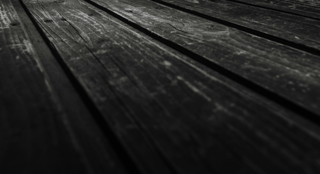 Wat is het verschil tussen zwarte verf en zwarte beits