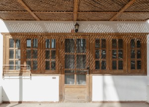 Houten accenten in je interieur: van vloer tot jaloezie - 