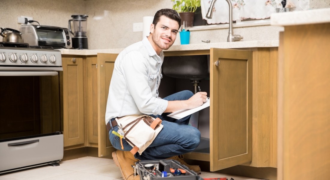 Spoed of geen spoed? Zoveel kost een loodgieter