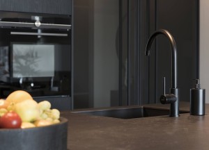 Maatwerk keuken in het zwart | Kitchenstudio