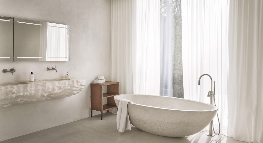 Binnenkijken in de badkamers van Joseph Klibansky