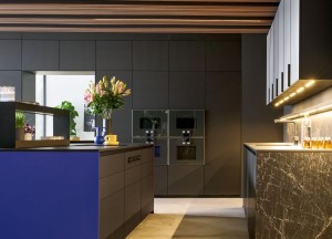 Ultramarijnblauwe keuken | next125