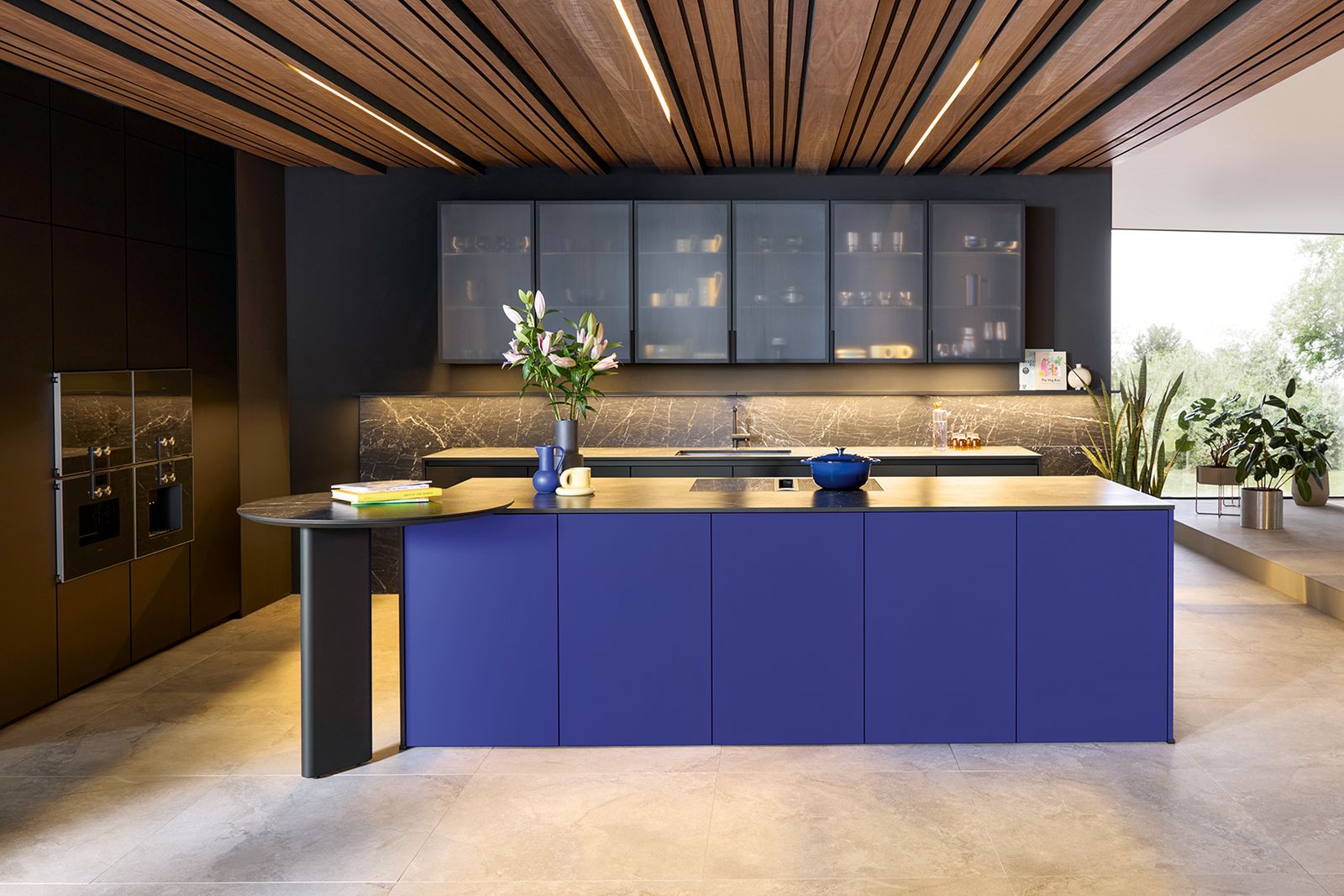 Ultramarijnblauwe keuken | next125