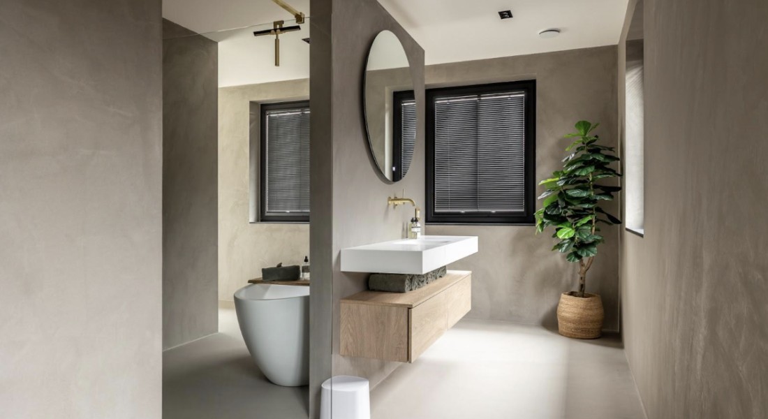 Gietvloeren in de badkamer: strak design en praktisch comfort