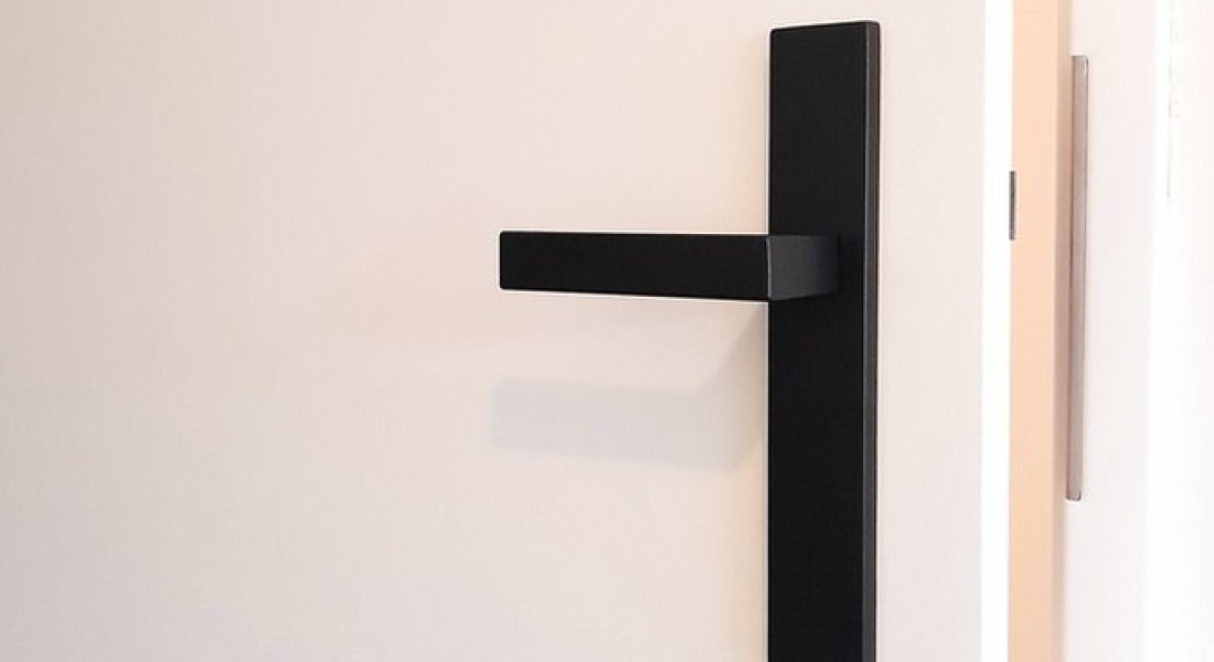 Zwarte deurklinken, tijdloos en stijlvol