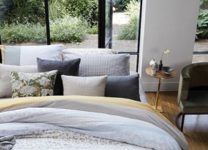 Voorjaar in de slaapkamer met frisse collectie bedtextiel - 