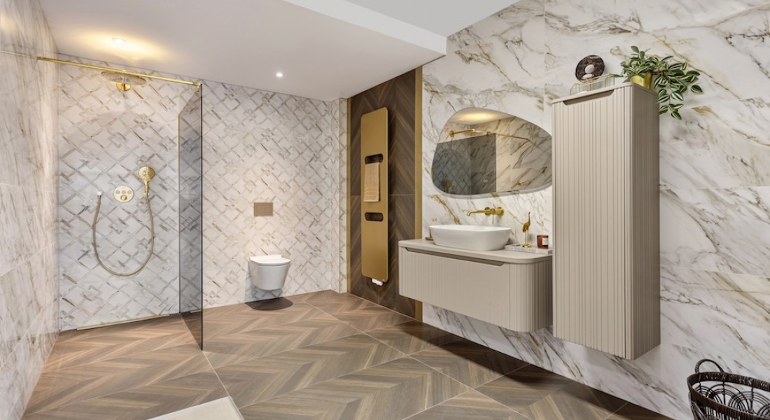 Zo haal je een marmer-chique look in je badkamer