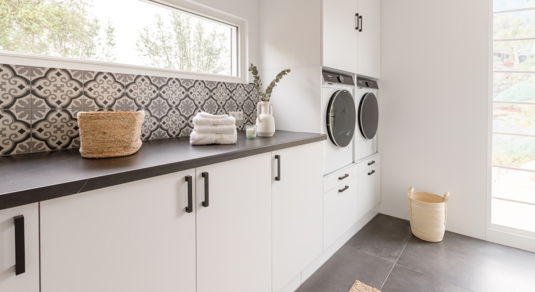 Opbergoplossingen voor een georganiseerde wasruimte