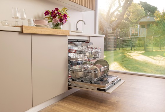 Stille en zuinige vaatwassers voor dagelijks gebruik - ETNA keukenapparatuur