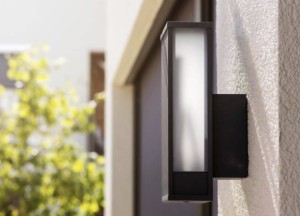 Buitenlamp met sensor: energiezuinige verlichting voor je woning - 