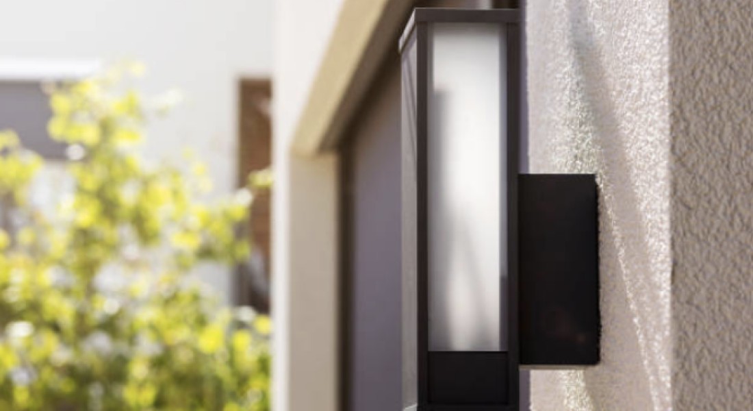 Buitenlamp met sensor: energiezuinige verlichting voor je woning