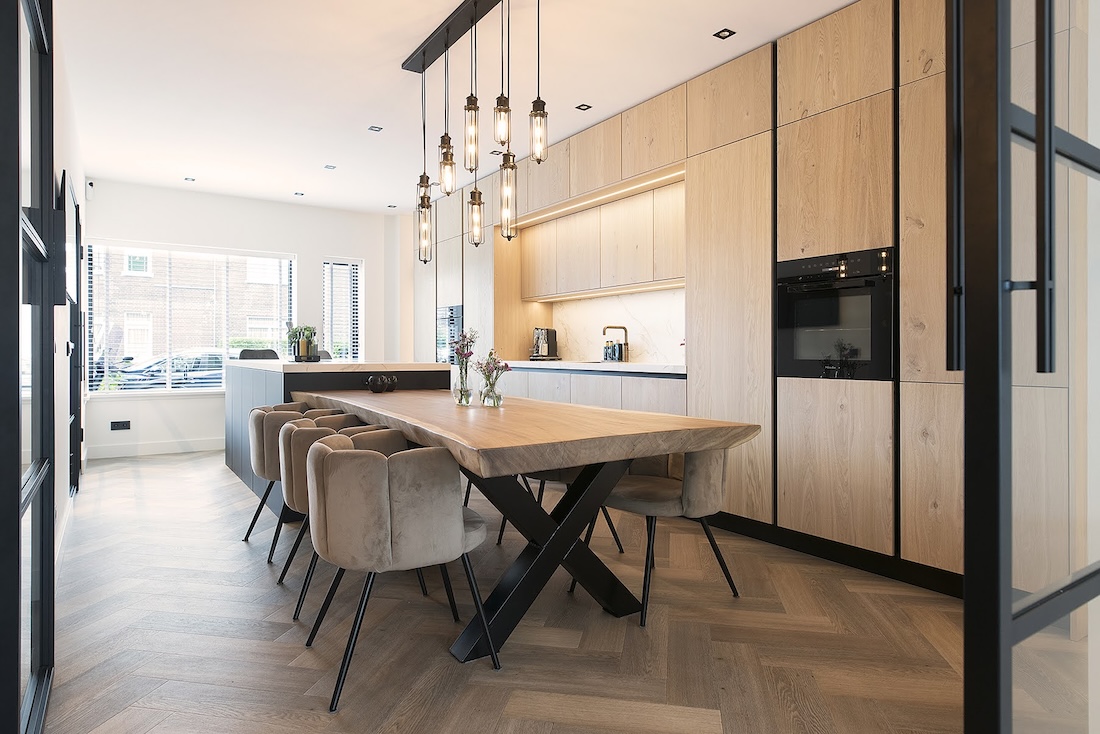 Design keuken met zwart kookeiland | Kitchenstudio