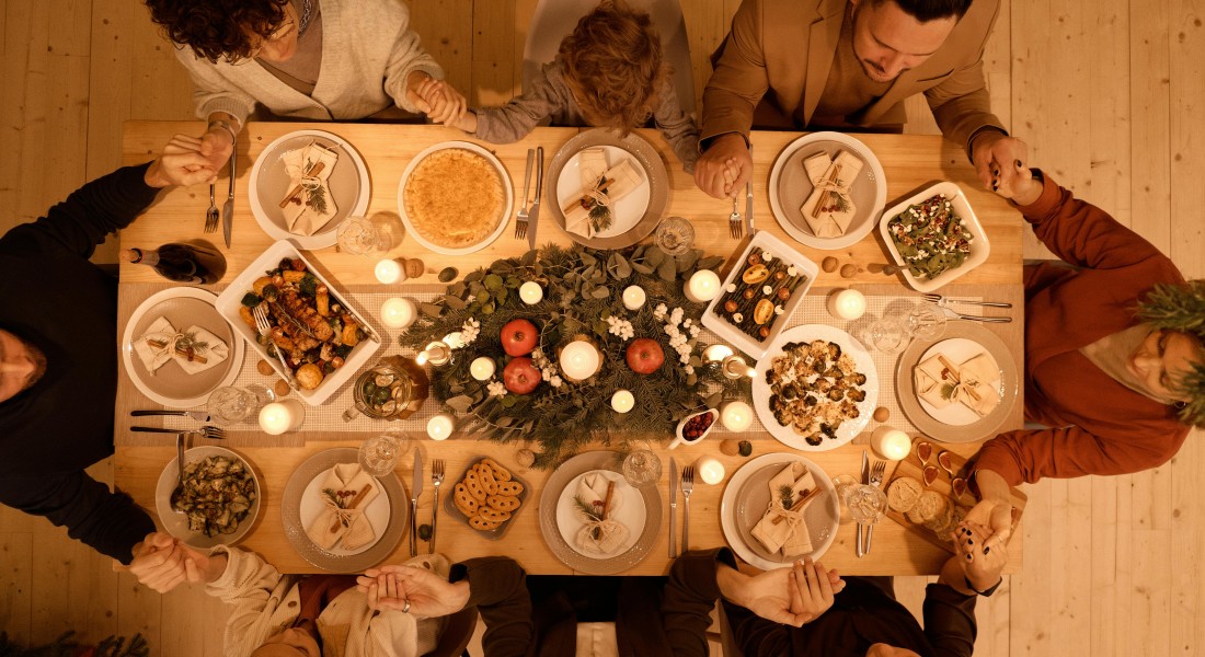 Draaibare eetkamerstoelen: zo breng je stijl en comfort samen