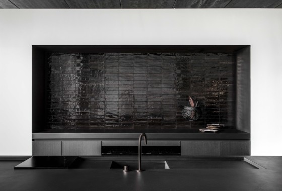 Hoogglans wandtegels voor een rustige en lichte ruimte