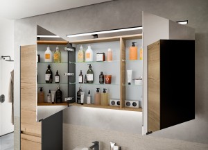 Compacte Badkamers: Hoe een Spiegelkast met Verlichting Ruimte Wint