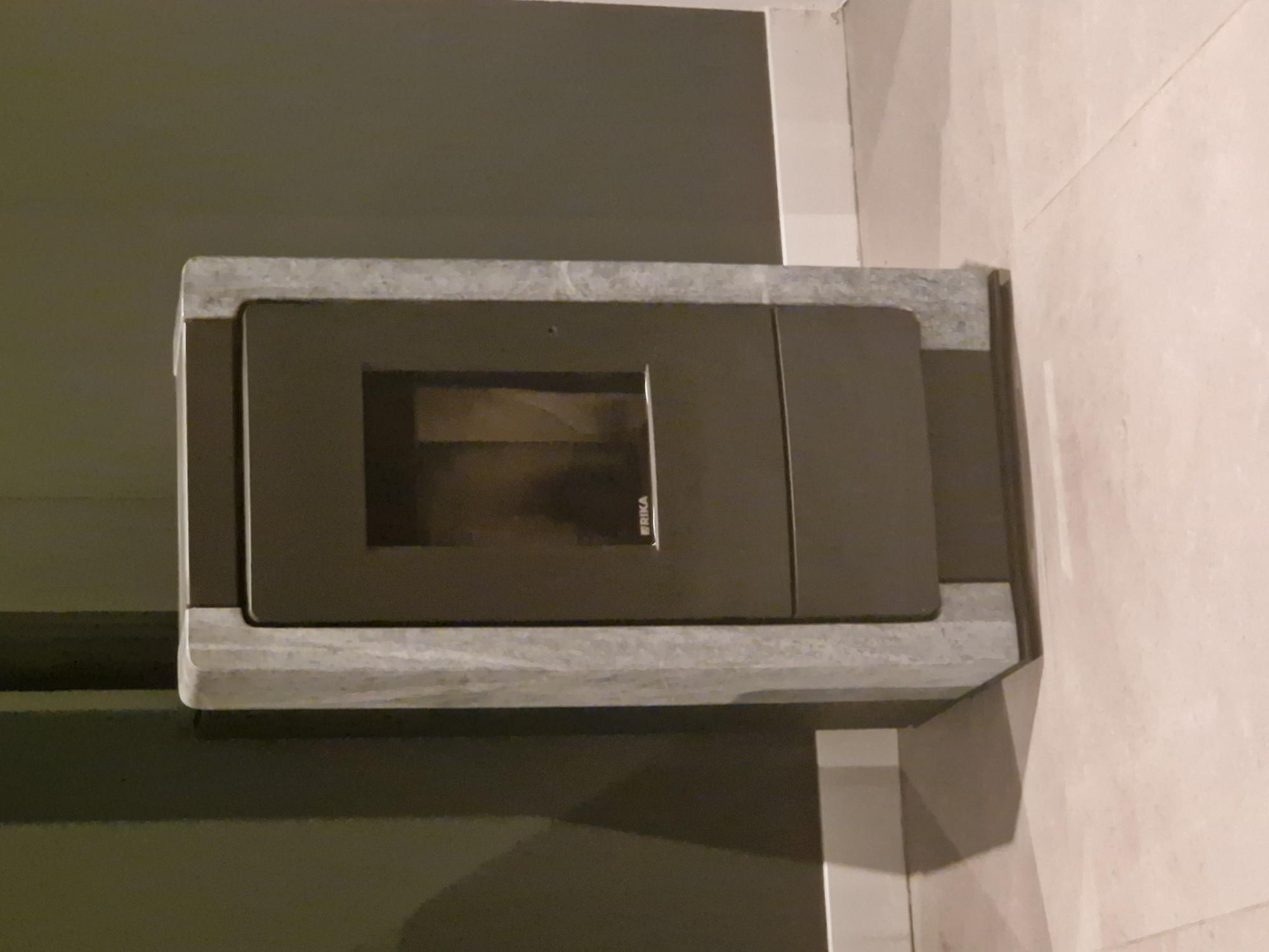 RIKA Como2 pelletkachel die warmte kan nastralen dankzij speksteen