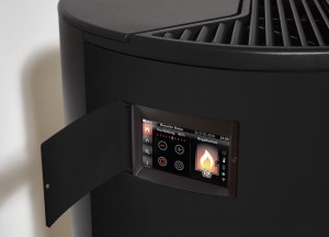 Een ronde pelletkachel uit Oostenrijk die je zonder navullen 22 uur kan gebruiken