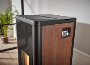 Stille Oostenrijkse pelletkachel met zijpanelen naar keus - RIKA