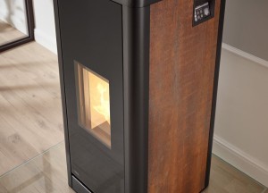Stille Oostenrijkse pelletkachel met zijpanelen naar keus