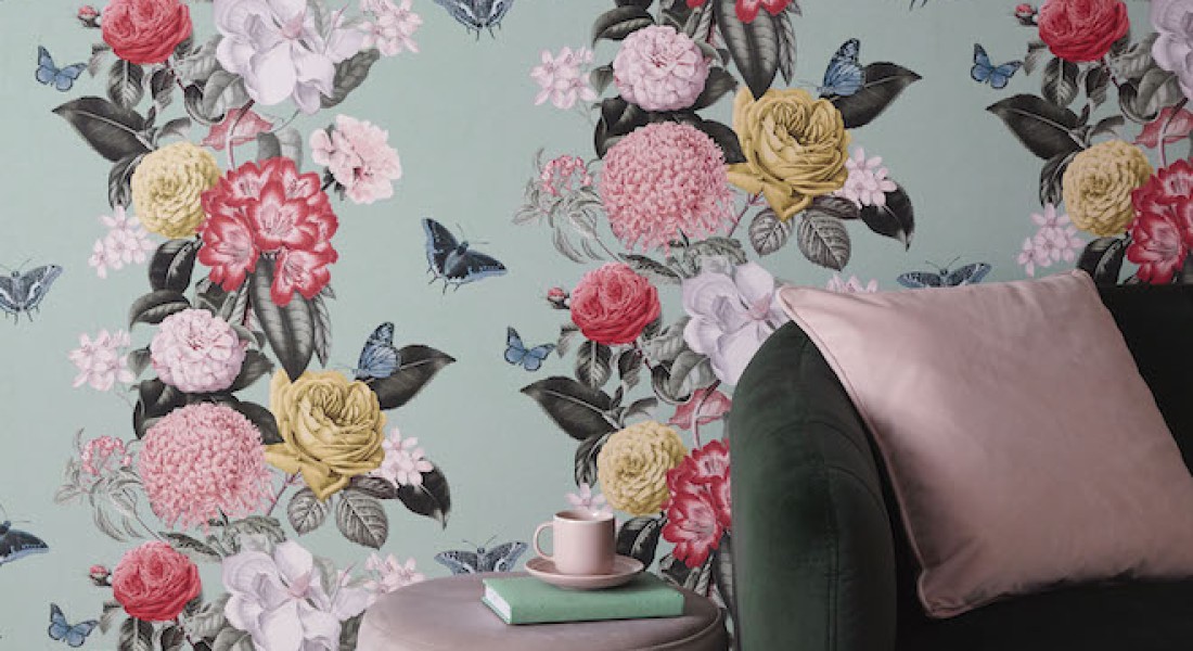 Terug van weggeweest, bloemetjesbehang