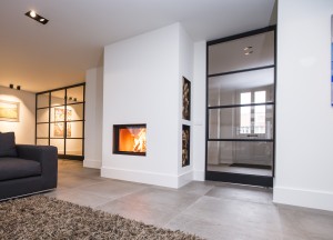 Moderne open haard in de woonkamer: strak design met een warme uitstraling