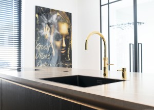 Maatwerkkeuken in houtnerflook in Den Haag