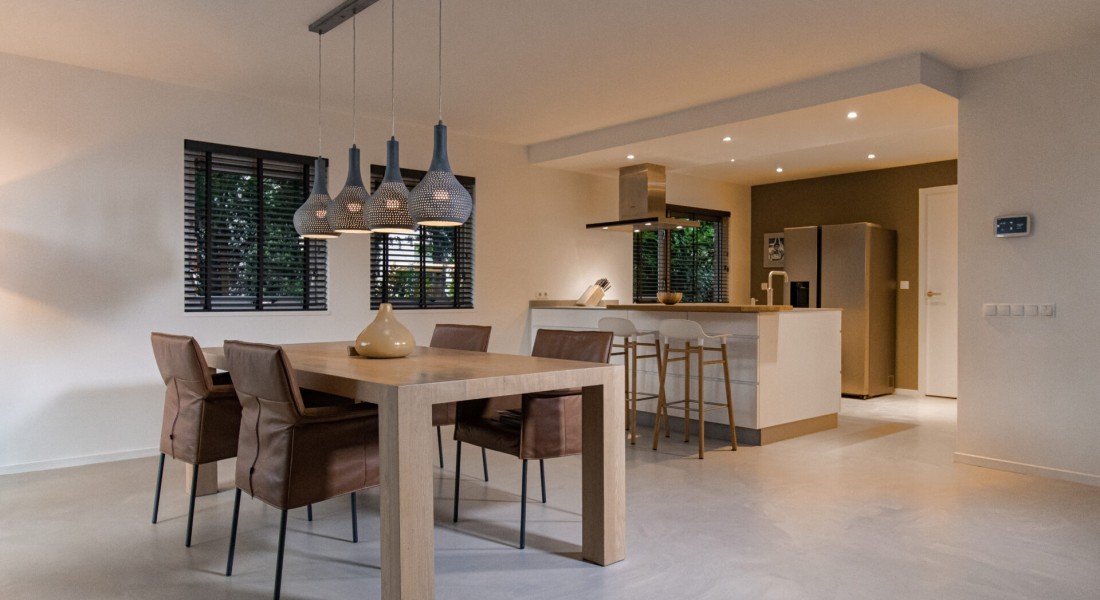 Beton ciré vloer vs gietvloer: de verschillen en voordelen op een rij