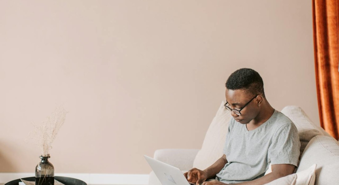 Vloerkleden combineren met verschillende vloertypes: wat past waarbij?