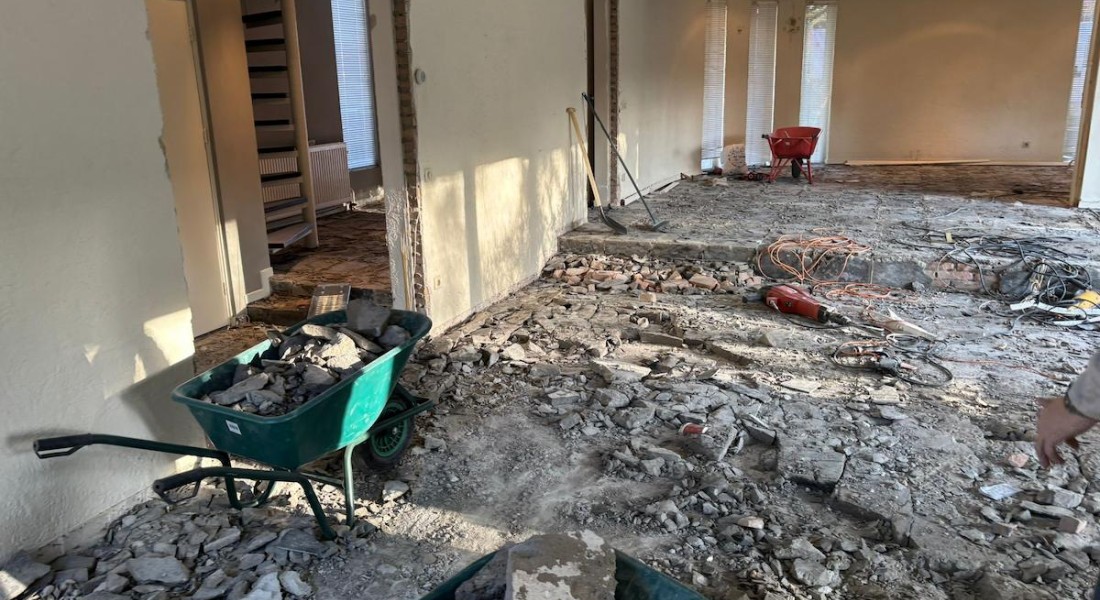 Hoe verwijder je een oude vloer?