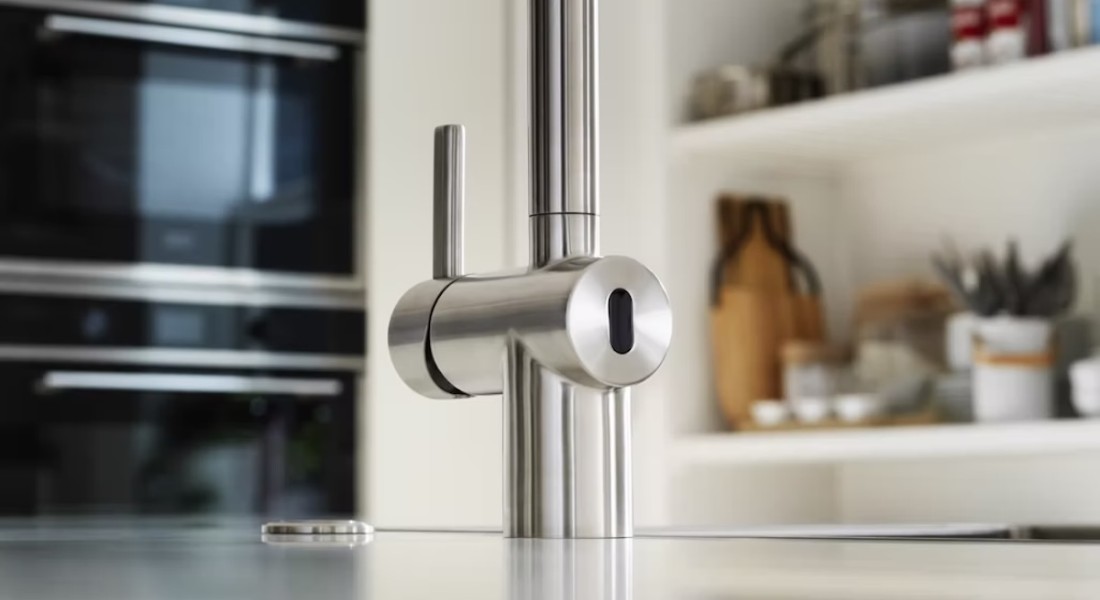 Wat een slimme keukenkraan doet voor hygiëne en waterverbruik