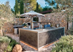 Uitgebreid koken met deze prachtige outdoor kitchen - 