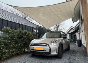 Schaduwdoek boven je auto: slimme bescherming in elk seizoen