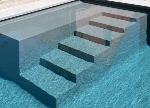 Overloopzwembad of skimmerzwembad – wat zijn de verschillen?