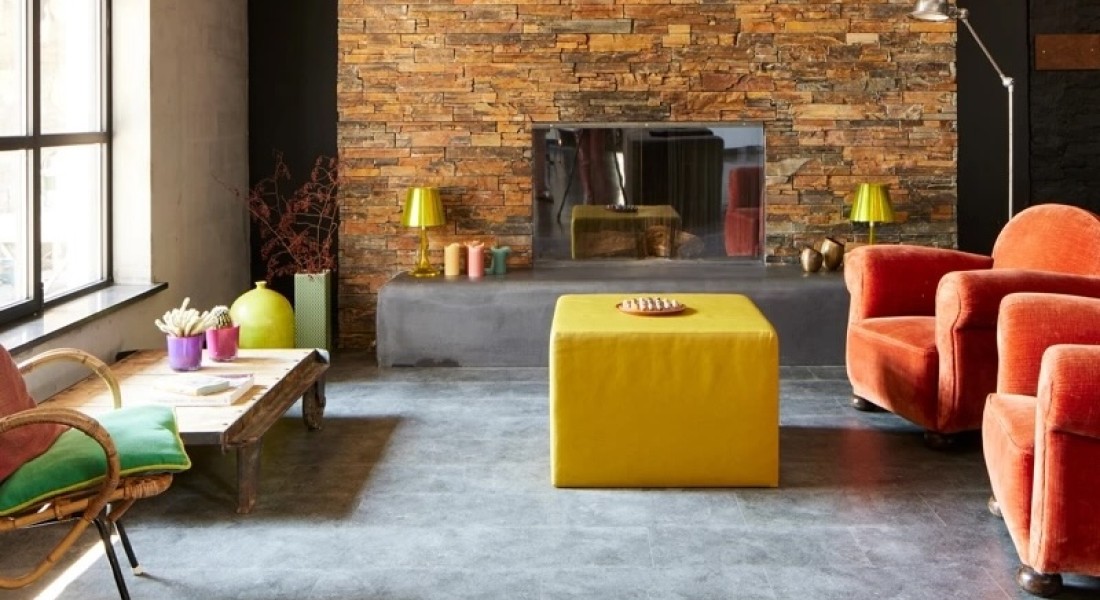 Een tegelvloer met natuursteen look die overal bij past