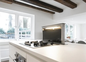 Witte keuken met kookeiland | Kitchenstudio