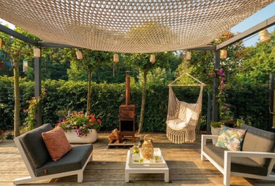 ZONZ introduceert macramé schaduwdoeken voor een sfeervol terras