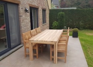 Zo bescherm je je houten tuinmeubelen voor een nieuw seizoen - Puurteak tuinmeubelen