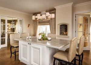 Klassiek Long Island interieur met maatwerk keuken en meubels - 