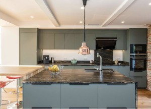 Keukenverlichting met inbouwspots: zo kies je de juiste sfeer en functionaliteit