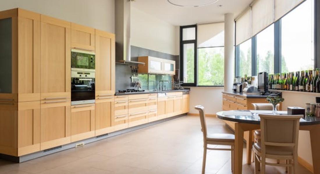 Glas in de keuken: sfeer, veiligheid en isolatie in één slimme keuze