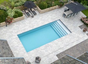 Duurzaam zwembad bouwen: milieuvriendelijke materialen en technieken